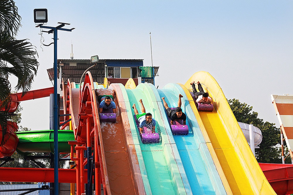 Water Slides – Chill Together at Wet-O-Wild